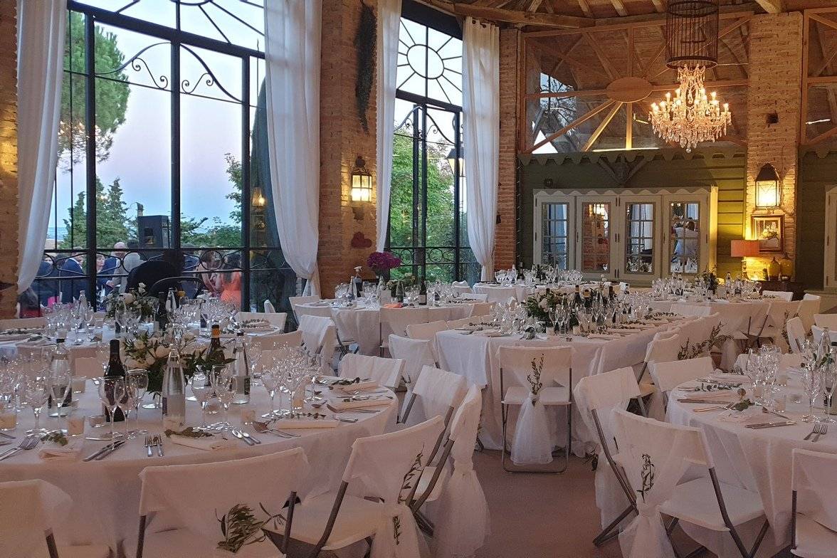 Salle de réception à la tombée du jour